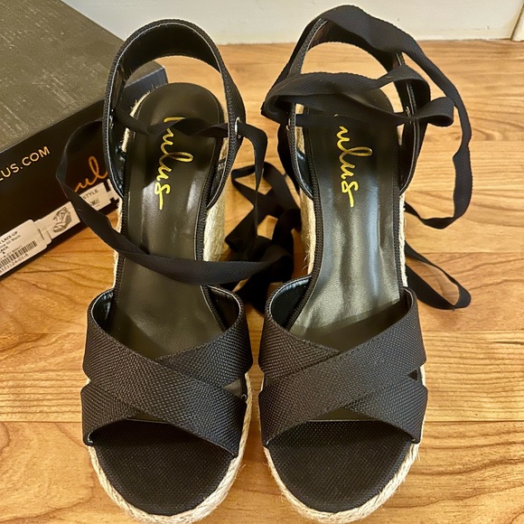 Black Lace-Up Espadrille Wedges Size 8 New - Picture 2 of 6